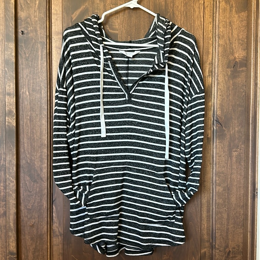 Hooded shirt